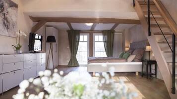 Didekorasi berbeda-beda dan dilengkapi dengan perabotan berbeda-beda