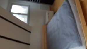 2 chambres, coffres-forts dans les chambres, fer et planche à repasser