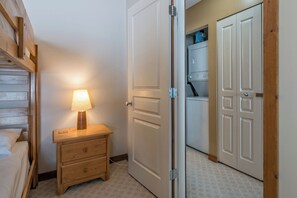 3 عدّة غرف نوم ومكتب ومكواة/لوح كي وواي فاي مجانًا