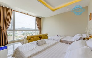 3 bedrooms, iron/ironing board, Internet, bed sheets