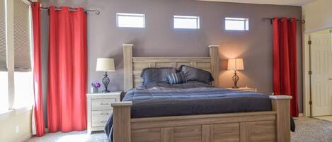 5 chambres, fer et planche à repasser, lit de bébé portatif, Wi-Fi