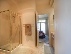5 bedrooms, iron/ironing board, travel crib, WiFi