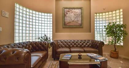 MAJESTIC LUXURY IN THE ABQ FOOTHILLS!!