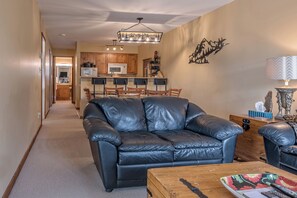 Flat-screen TV, fireplace