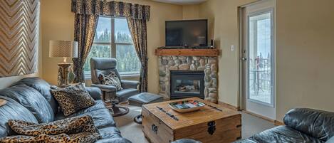 薄型テレビ、暖炉