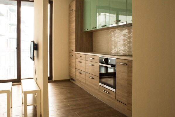 Forno, lavastoviglie, pentole/stoviglie/utensili