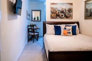 1 habitación, tabla de planchar con plancha, wifi y ropa de cama