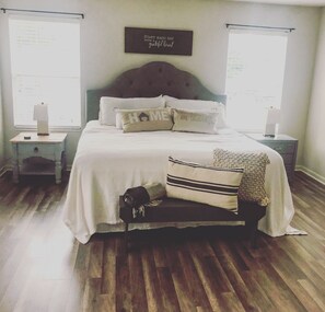 3 bedrooms, iron/ironing board, WiFi, bed sheets