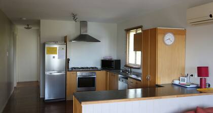 Fully-furnished, family & pet-friendly home 100m the water..