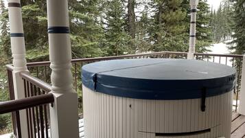 Bain à remous extérieur