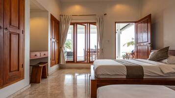 4 bedrooms, desk, WiFi, bed sheets