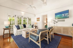 TV, offices - THE SEASHELL ~ Classic, Luxury Old Town Gem with Private Pool & Gardens! (Key West)