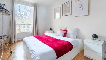 3 bedrooms, desk, iron/ironing board, free WiFi