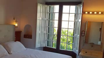 7 habitaciones, escritorio, wifi gratis y ropa de cama