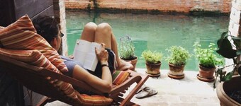 Ca' Venexiana, quiet 2 bedroom with private canalside courtyard - no added fees!