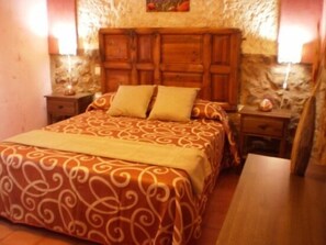 4 dormitorios, tabla de planchar con plancha, wifi gratis y ropa de cama