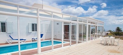 Villa With Private Pool And Wonderful Views To The "1000 Palm Trees Valley"