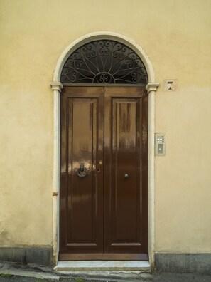 Exterior detail - In Albaro (Arbâ), a stone's throw from the center, in the green of the historic Genoese Villas (Genova)