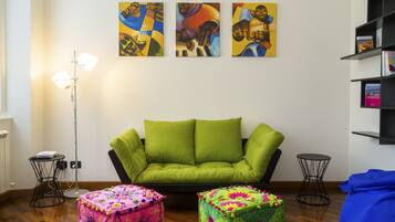 Smart TV, lettore DVD, libri