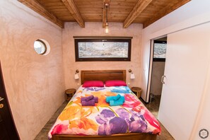 2 dormitorios, cuna de viaje, wifi gratis y ropa de cama