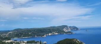 Ferieparadis, flott utsikt over dalen, så fredelig og bare 10 minutter til neste strand