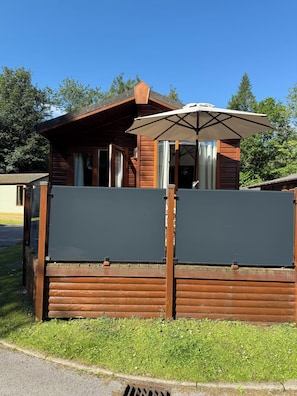 Exterior - A beautiful Cabin on the 5 star White Cross Bay in a quiet area of the park - (Windermere)