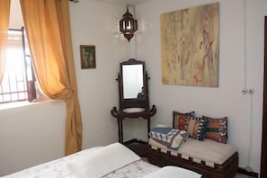 3 bedrooms, free WiFi, bed sheets - Casa ca l'isabel Spa, family (full rental) (Villanueva de los Castillejos)