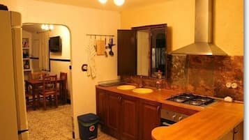 Frigorifero, microonde, forno, macchina per tè/caffè