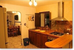 Frigorifero, microonde, forno, macchina per tè/caffè