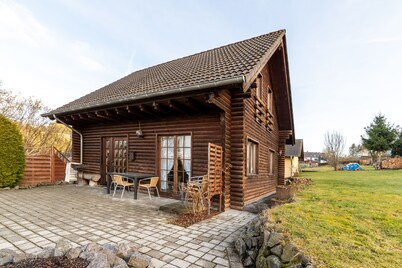 Very nice and spacious wooden house in the heart of the Eifel