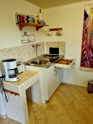 冰箱、微波炉、烤箱、炉灶