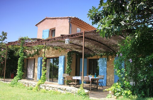 Maison familiale et jardin soigné, parfait enfants, Randonnées dans les vignes