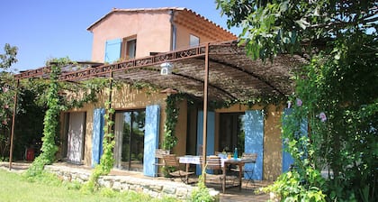 Maison familiale et jardin soigné, parfait enfants, Randonnées dans les vignes