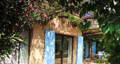 Maison familiale et jardin soigné, parfait enfants, Randonnées dans les vignes