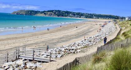 100 metrin päässä merestä, MATKAILU & HANDICAP LABEL -maksut sisältyvät hintaan