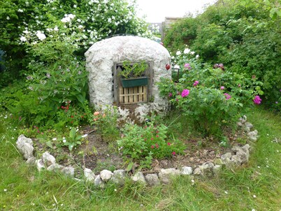 Typical Solognote house renovated in a flowery and wooded setting