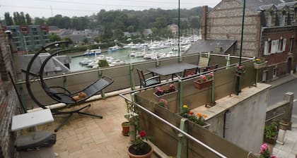 GITE F2 60 M2 WITH TERRACE ON PORT CLASSIFICATION PREFECTORAL 2 STARS