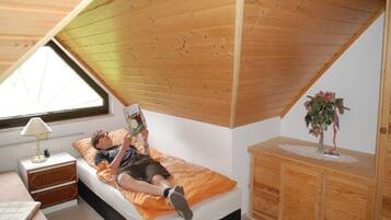 2 Schlafzimmer, Zimmersafe, Bügeleisen/Bügelbrett, Reisekinderbett