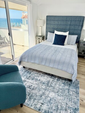 8 bedrooms, desk, iron/ironing board, free WiFi