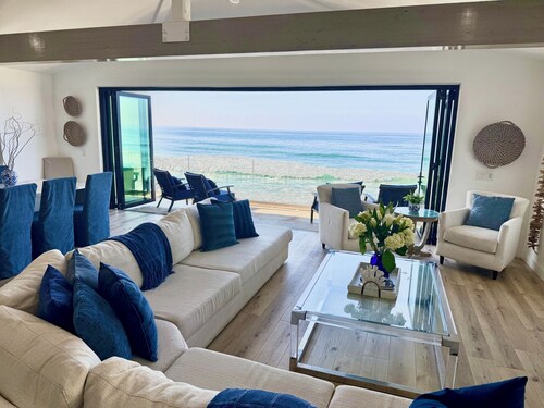 Stunning Beachfront Views, Beachfront House, Fire Ring in Sand, Walk to Dining