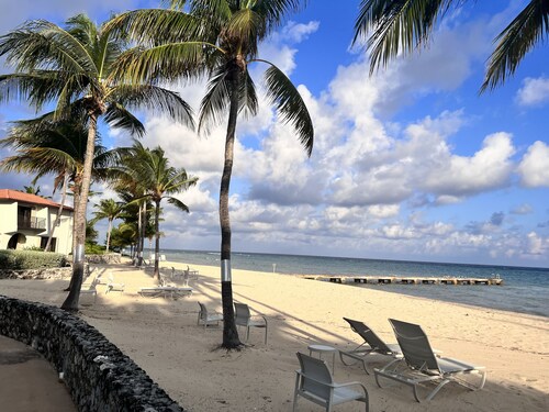 NEWLY RENOVATED! beach/ocean views, 2 BR, 2BA, quiet, gorgeous beach.