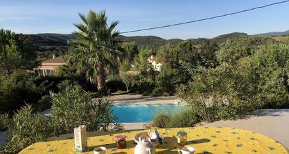 Sun Roquebrun: villa, valoisa ja mukava