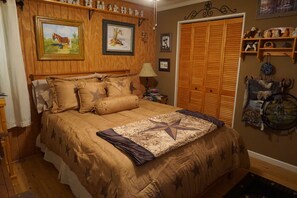 2 bedrooms, iron/ironing board, travel cot, free WiFi