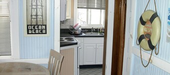 OCEAN BEACH, Fire Island, 3 bedroom, close to ferry, village and all beaches!