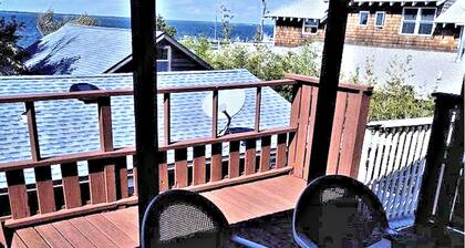 OCEAN BEACH, Fire Island, 3 bedroom, close to ferry, village and all beaches!