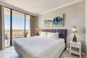 Strykjärn/strykbräda, internet och sängkläder