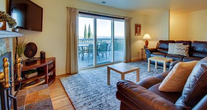 Wine country home with game room & valley view - dog-friendly