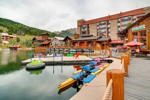 Marina - Remodeled unit & mountain view in the ♥ of Central Village, walk to the lifts!  (Frisco)