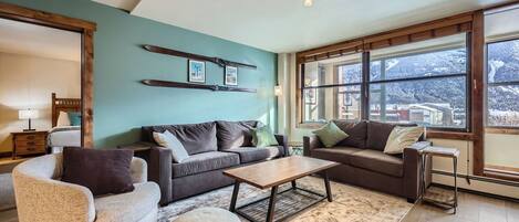 Smart TV, lareira, DVD player