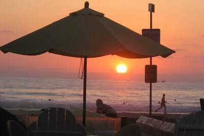 Beach House Charm 2BR ~ 1 DOOR 2 SHORE~ Large Ocean Front Deck+ Pvt upper Patio 